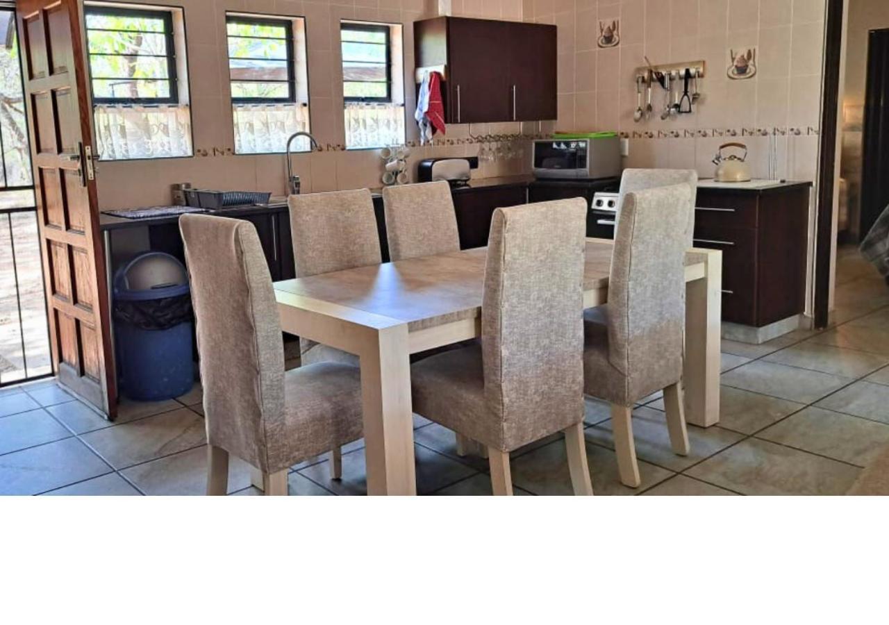 Lion King Villa Marloth Park Buitenkant foto